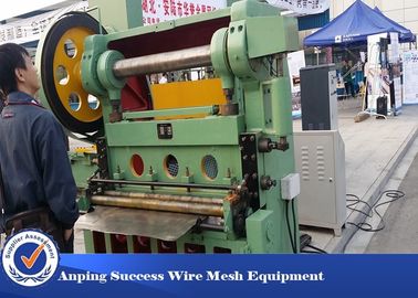 La Chine la largeur de 1.25m a augmenté l'opération de machine en métal/installation faciles JQ25-25 fournisseur